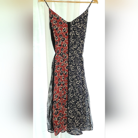 Beautiful knee length dress from French Connection - Picture 2 of 10